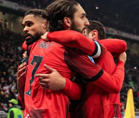 开云下载-施密特尔梅开二度，沃尔夫斯堡取得关键胜利