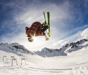 开云足球直播-布克化身关键先生，凯尔特人铁蹄踏平步行者