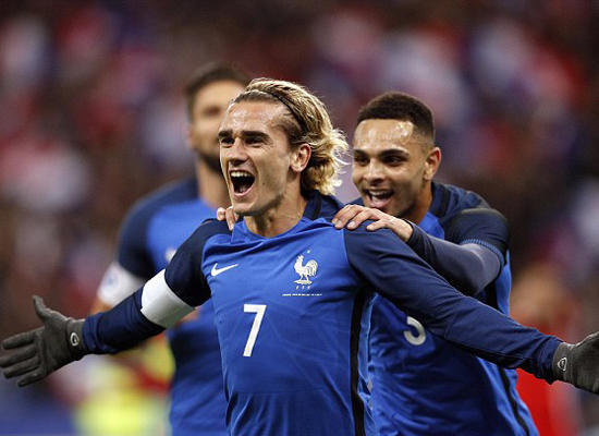 法国轻取瑞士，格列兹曼完成帽子戏法