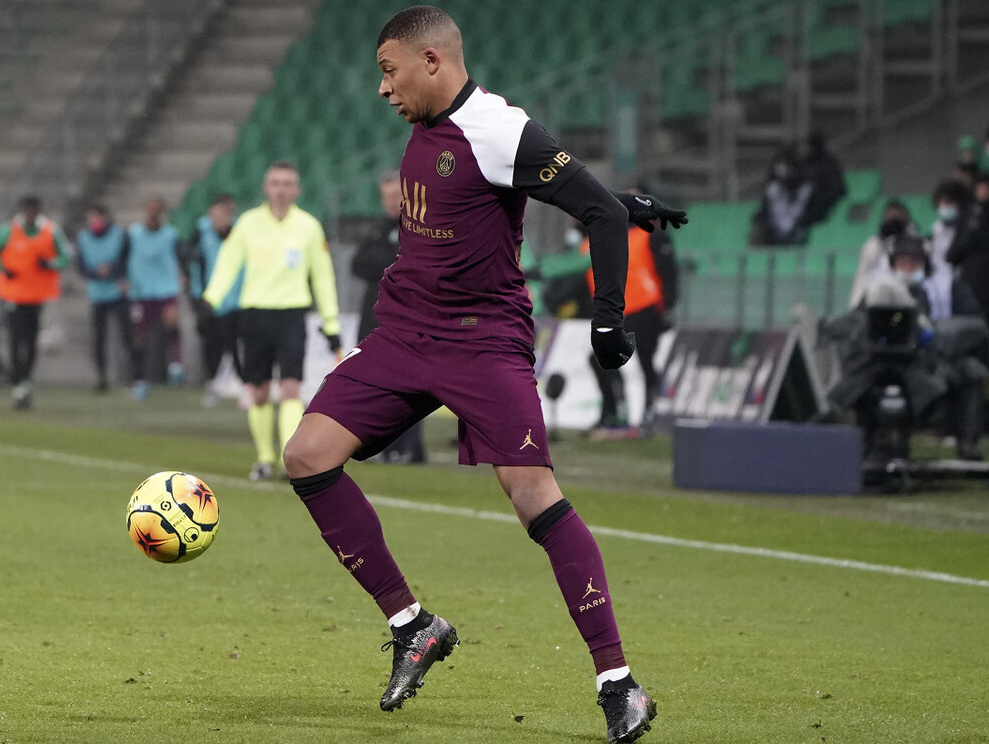 里昂险胜比利时，佩德里刷新纪录