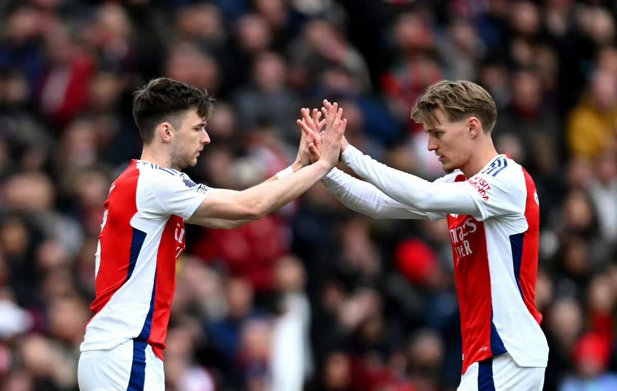 巴萨轻取利物浦,奥亚尔萨瓦尔统治全场 巴萨轻取利物浦,奥亚尔萨瓦尔统治全场