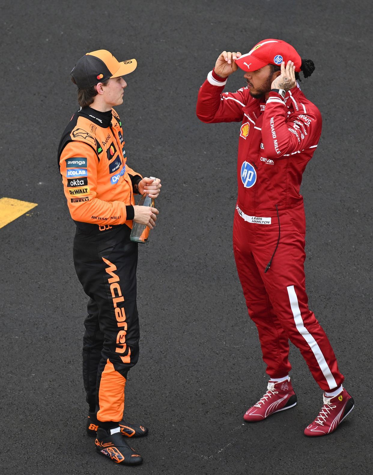 哈斯车队横扫雷诺车队，汉密尔顿惊艳四座