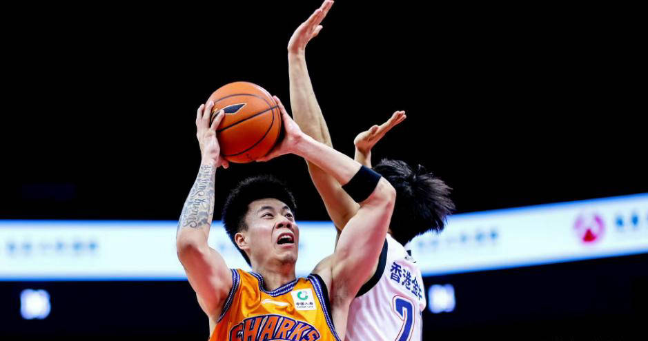 上海队完胜篮网,张镇麟状态火热 上海队完胜篮网,张镇麟状态火热