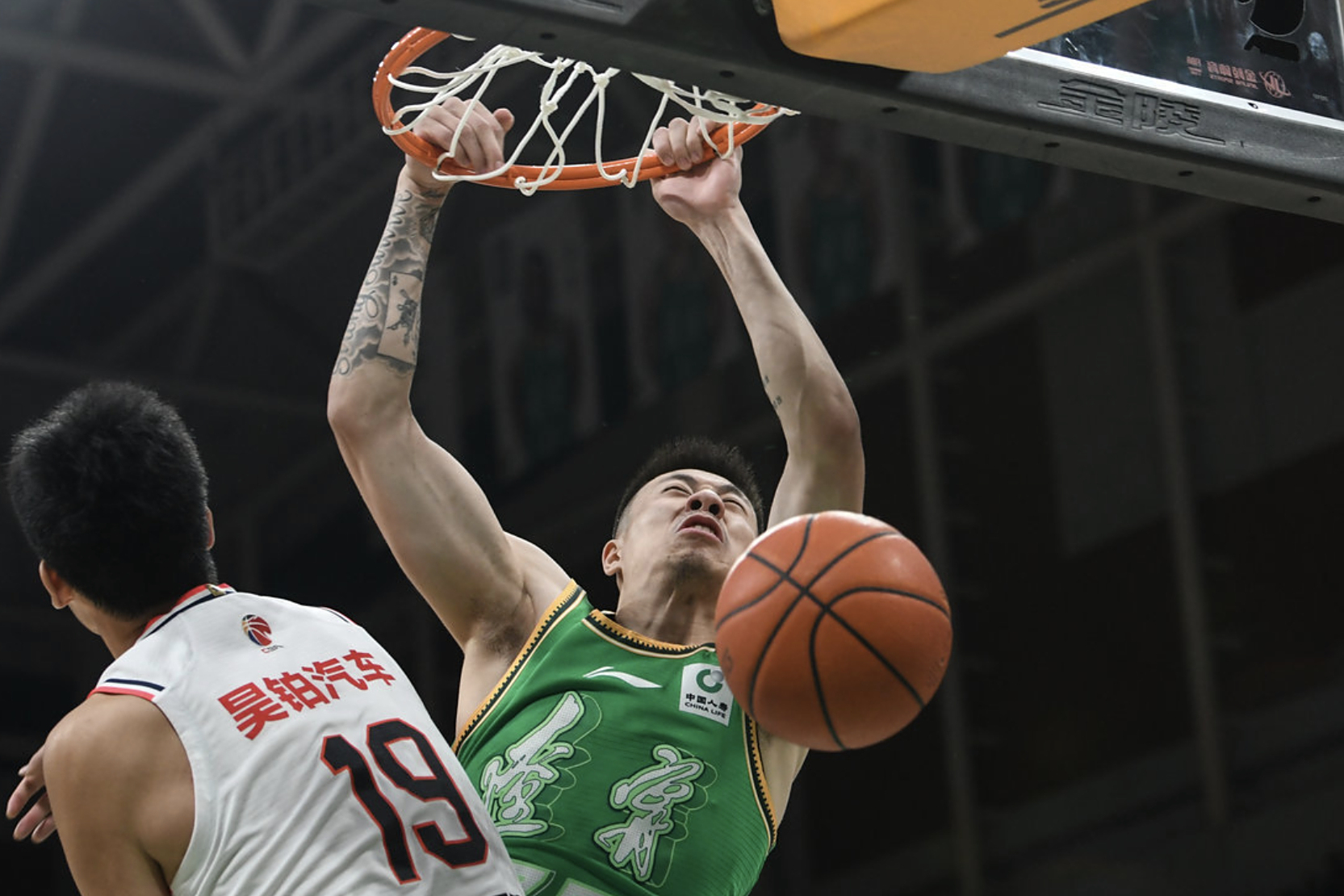 上海队完胜篮网,张镇麟状态火热 上海队完胜篮网,张镇麟状态火热