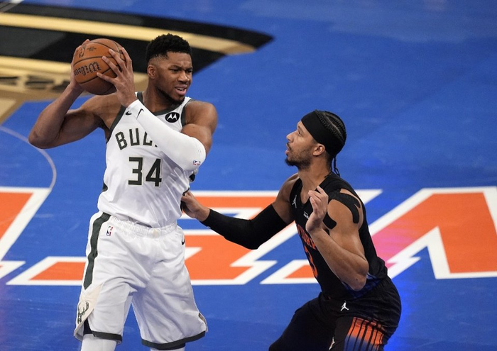 雄鹿逆转尼克斯,塔图姆关键制胜 雄鹿逆转尼克斯,塔图姆关键制胜