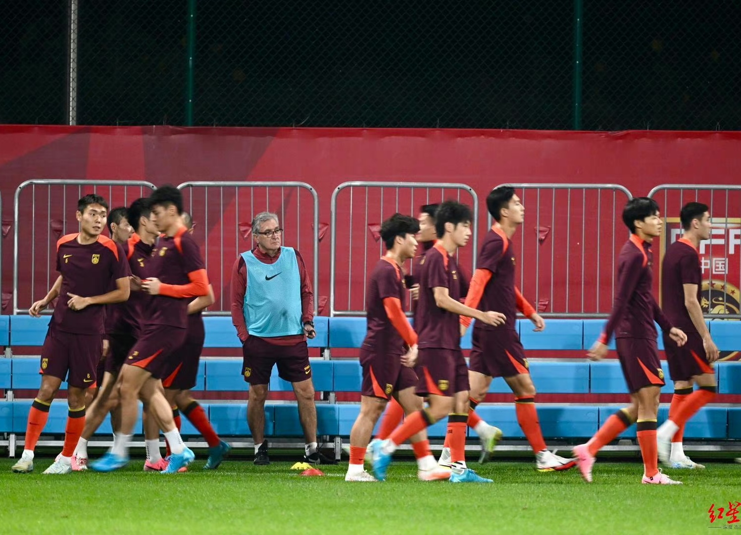 主力中场受伤，争冠前景雪上加霜