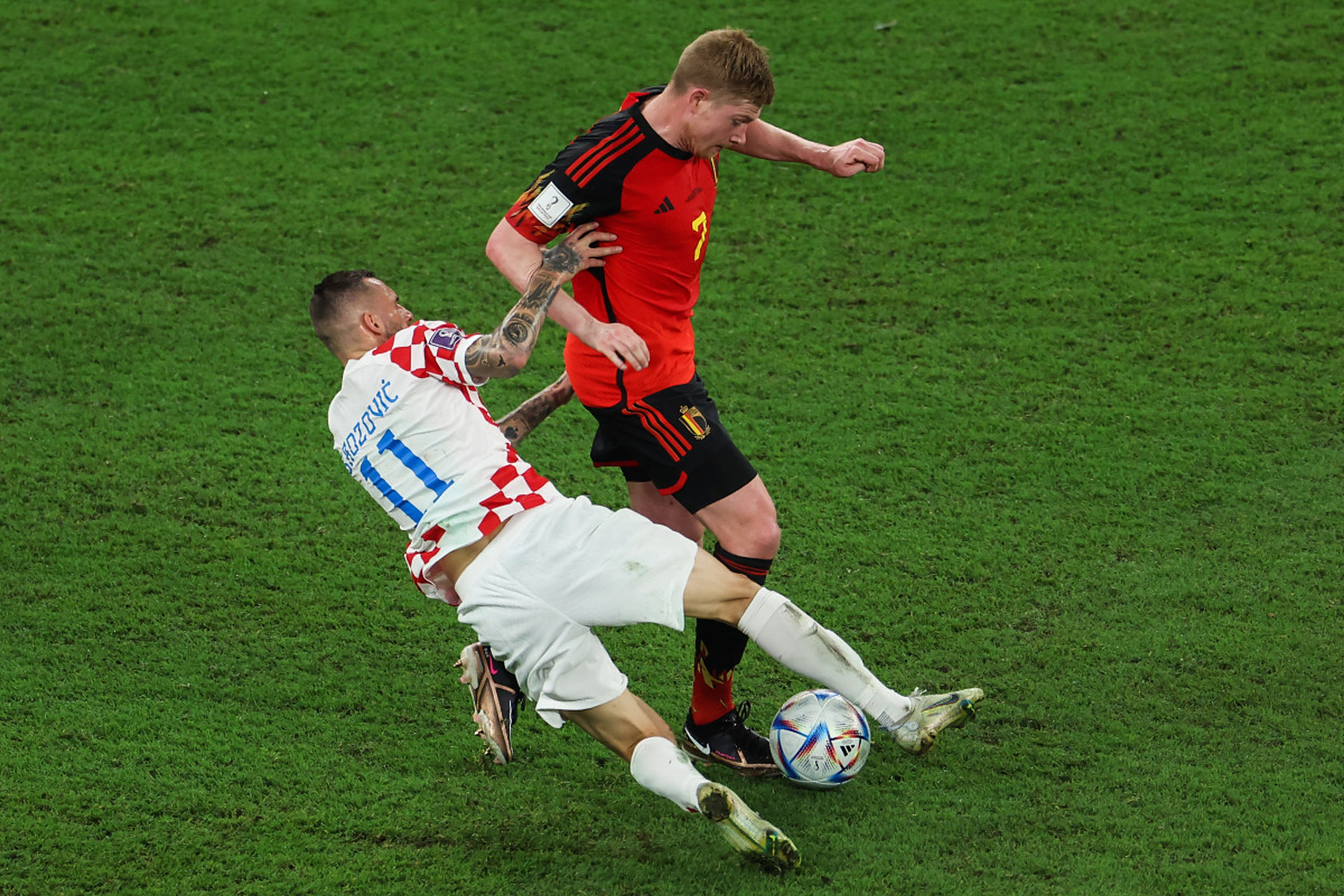 令人热血沸腾的足球比赛中发生了一幕幕惊喜