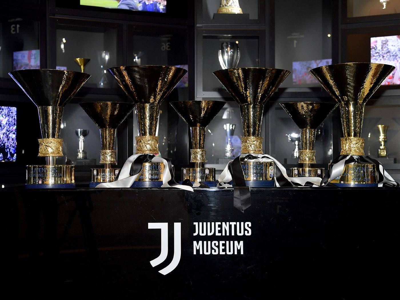 尤文图斯主场大胜维罗纳,取得胜利 尤文图斯主场大胜维罗纳,取得胜利