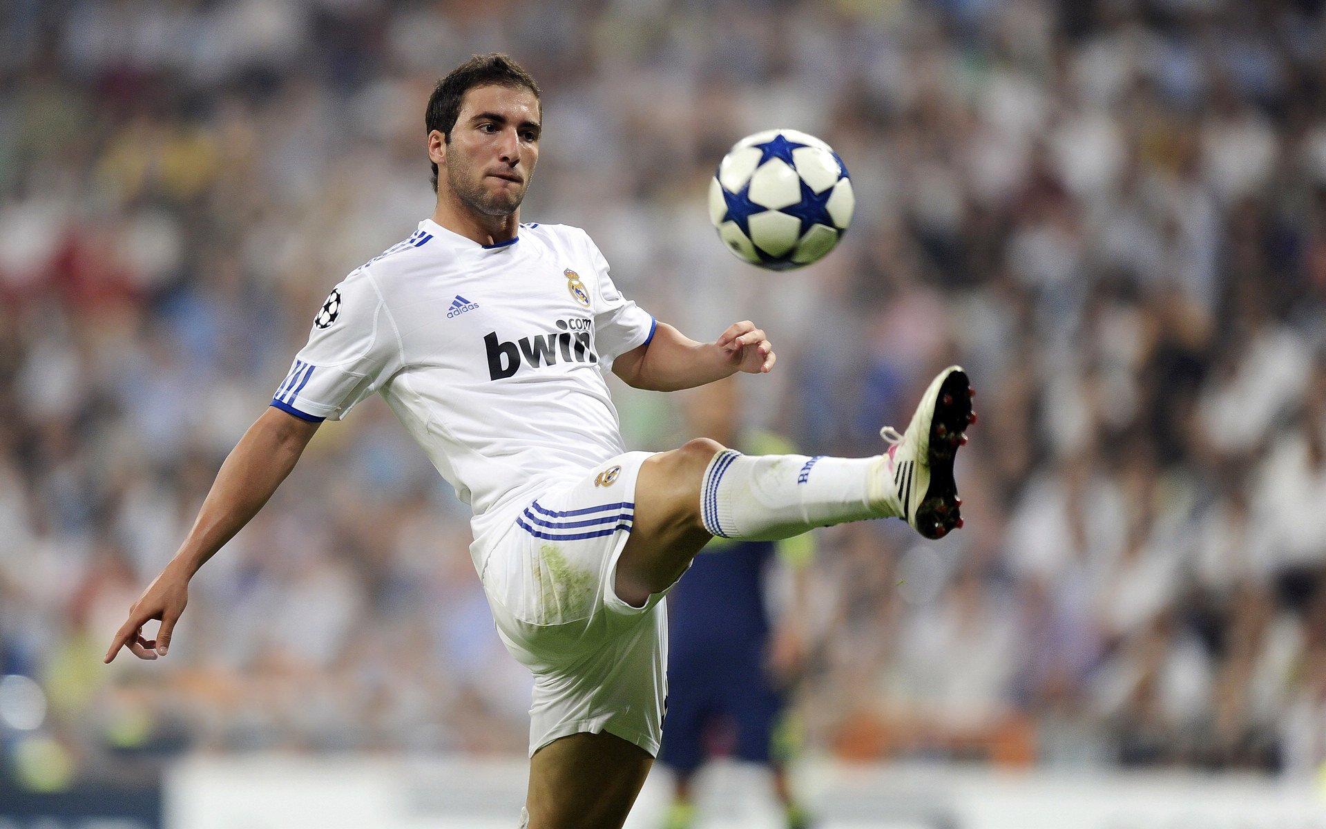 英超争冠之夜，德罗赞式无解绝杀，当个人英雄主义定义冠军归属